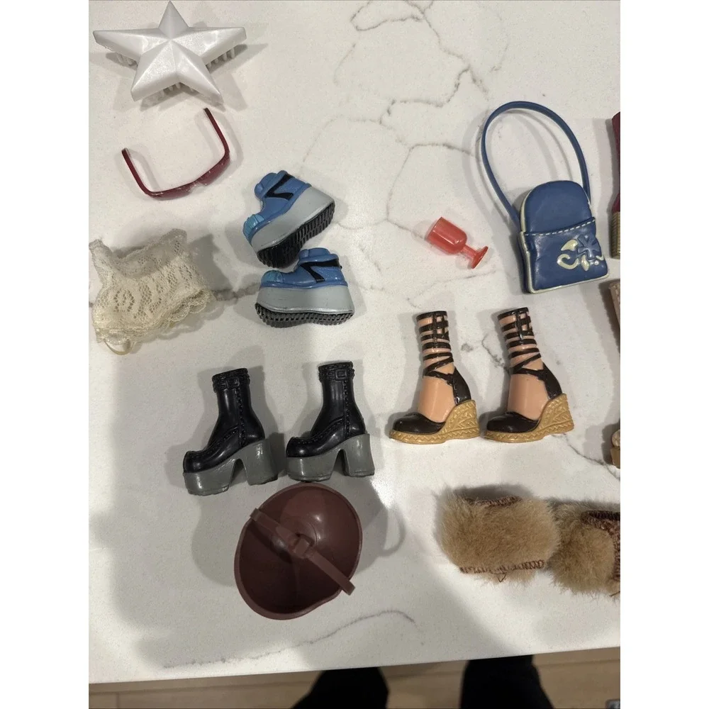 Lot Of 4 Mattel My Scene 1999 Dolls, Cloths And Accessories!